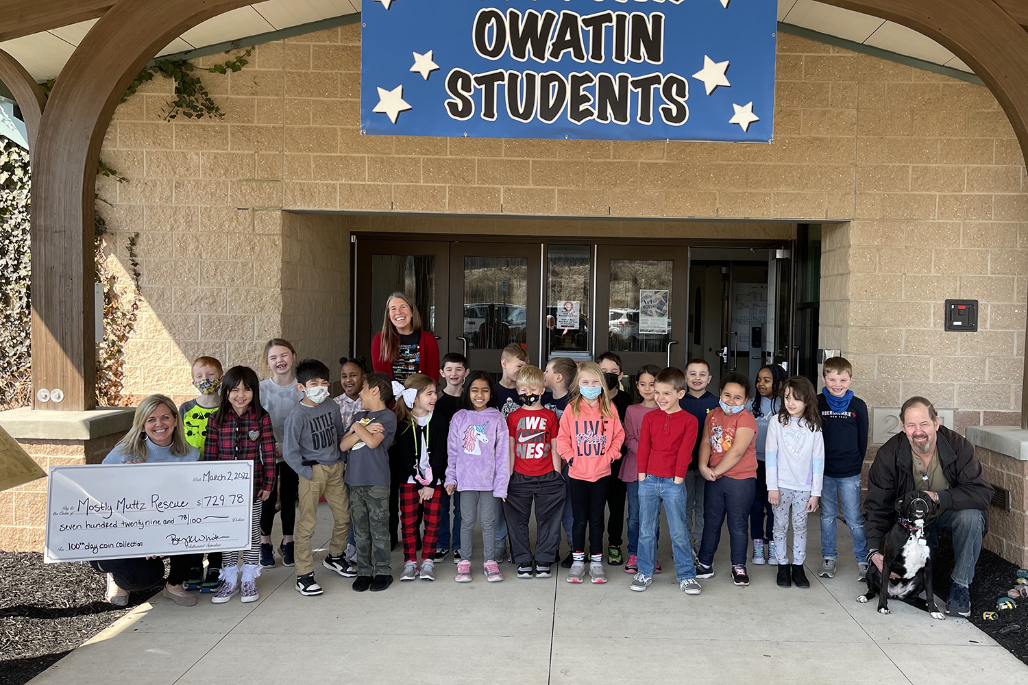 photo of owatin creek students and mostly muttz