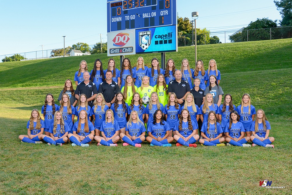 girls soccer team group photo